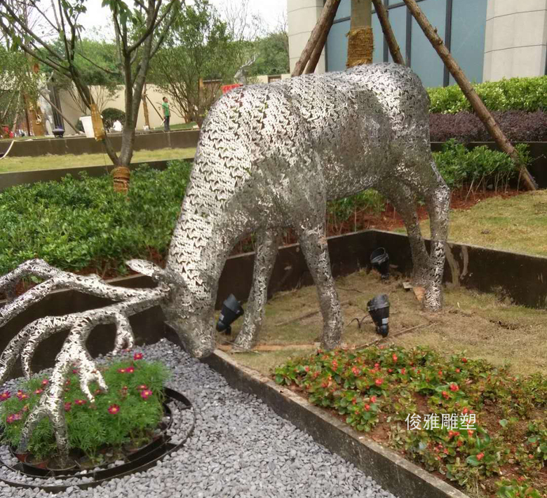 安徽合肥綠地濱湖國際花都不銹鋼雕塑