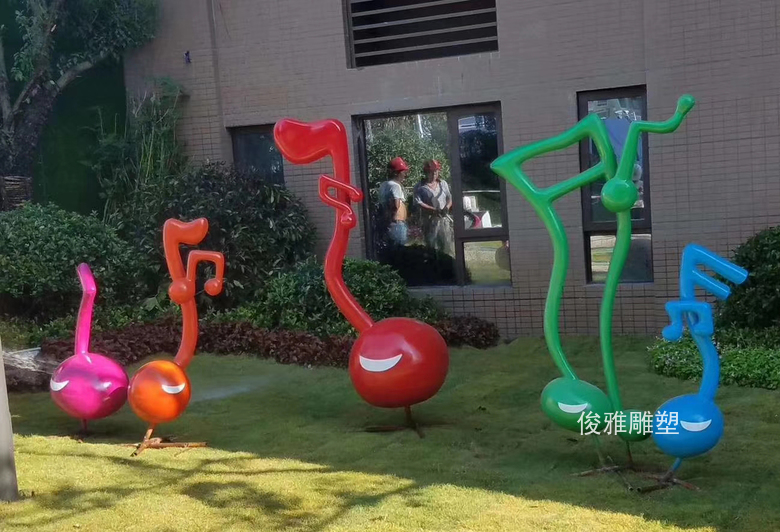 安徽省蚌埠市龍湖嘉園小區(qū)玻璃鋼雕塑