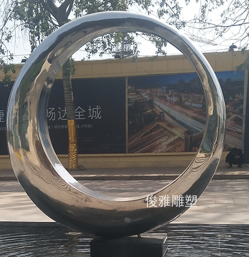 江蘇無(wú)錫市售樓處不銹鋼雕塑