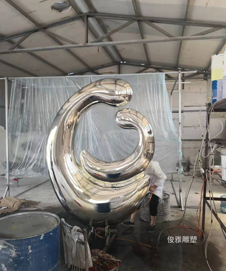 遼寧朝陽(yáng)市雙塔區(qū)不銹鋼雕塑