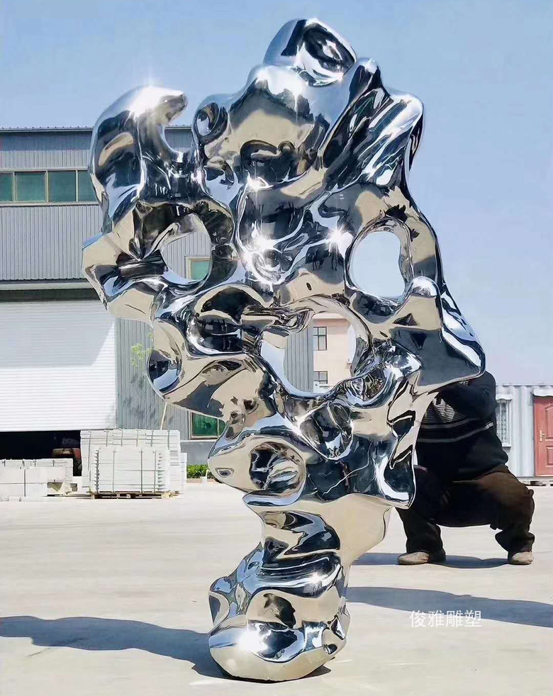 青島碧桂園售樓處不銹鋼雕塑