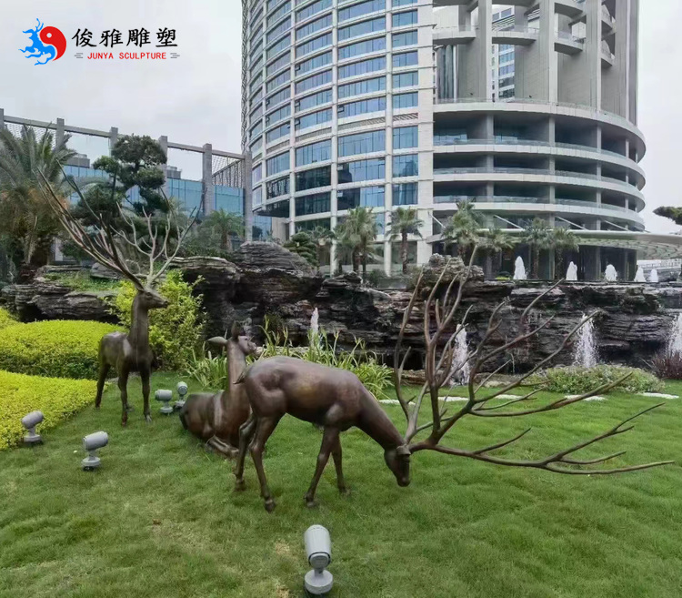 鹿鑄銅雕塑